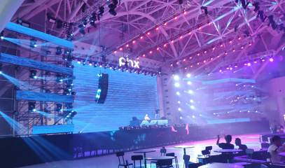 專業(yè)鑄就品牌風(fēng)采 廣州琶洲展會(huì)禮儀團(tuán)隊(duì)、模特公司與樂隊(duì)表演的整合魅力